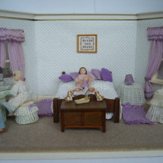 LR67 - 1/24th Scale Items and Clothing for the Bedroom