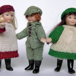 LR54 - Three 24th Scale Edwardian children