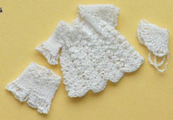 MK23 - Babies Scalloped Dress, Bonnet & Panties