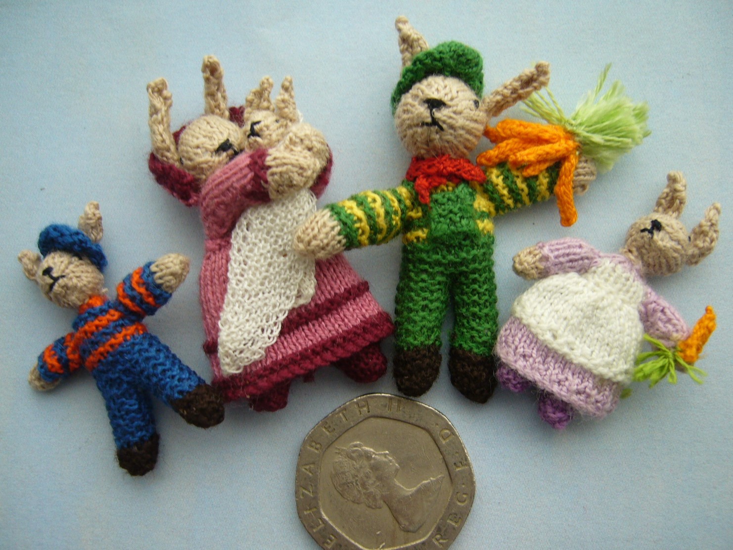 LR68 - 1/24th Scale Rabbit Family
