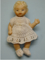 TT23 - Dress, hat, bootees and knickers for a 2" doll
