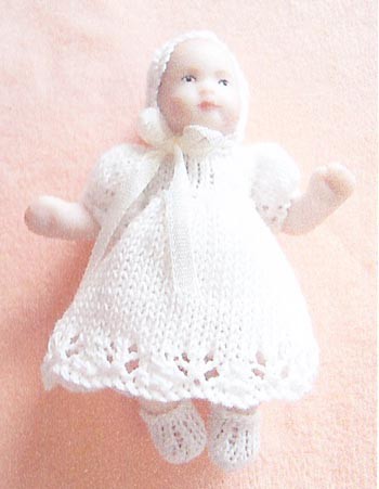 TT47 - Dress and bonnet for a 1 3/4" doll