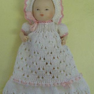 TT57 - Dress and bonnet for a 2 1/4" doll